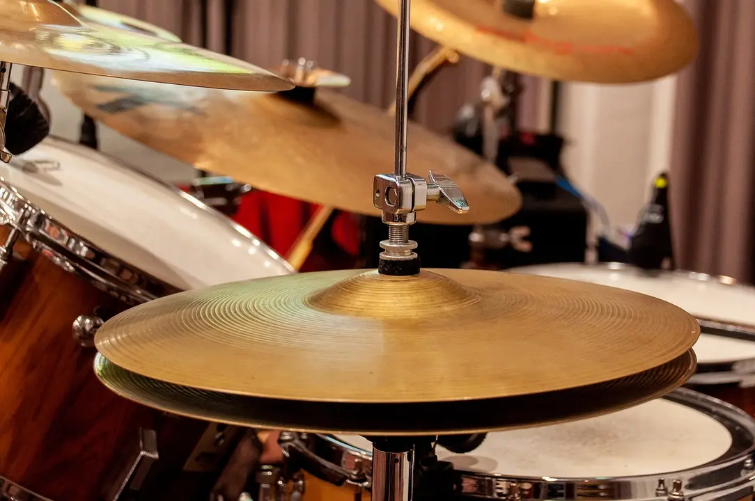 Tambores, bater&iacute;a, percusi&oacute;n, m&uacute;sica