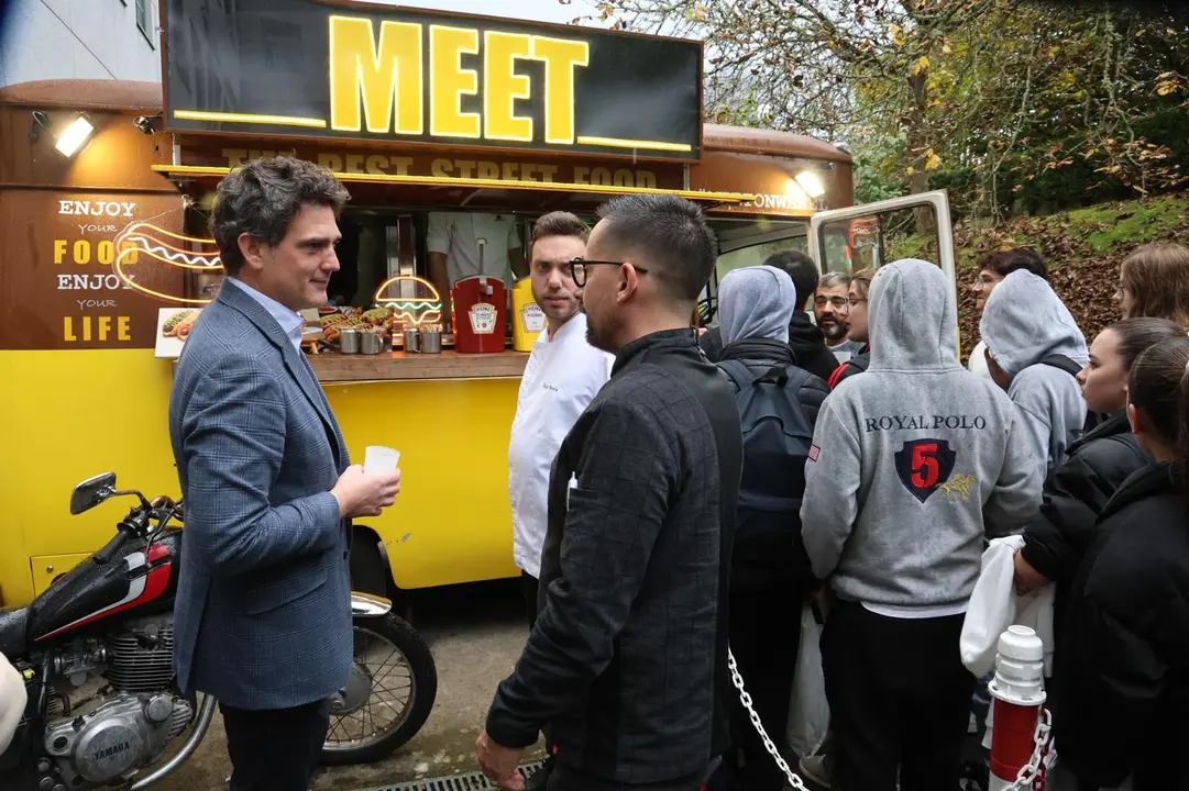 Food truck en el IES Sanxillao, de Lugo. Javier Arias