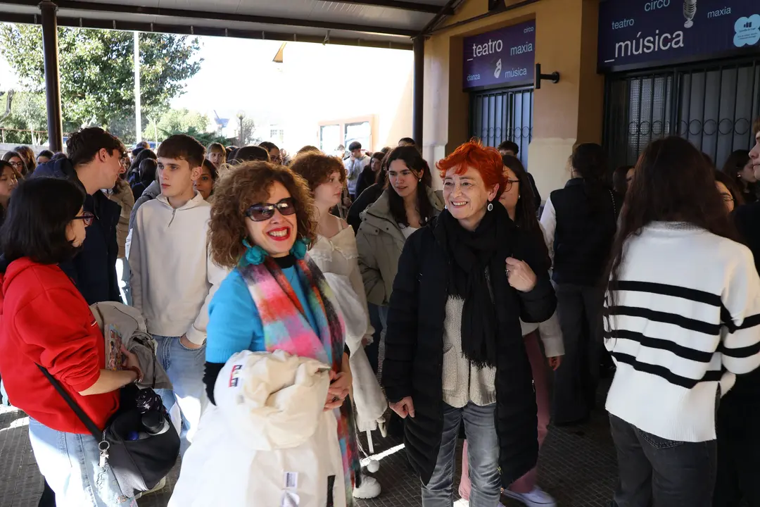 La concelleira Maite Ferreiro asistió al Festival de teatro grecolatino en el auditorio Gustavo Freire
