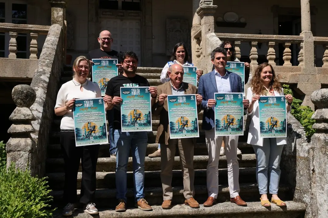 290525 Presentación Trece Rois en Pantón