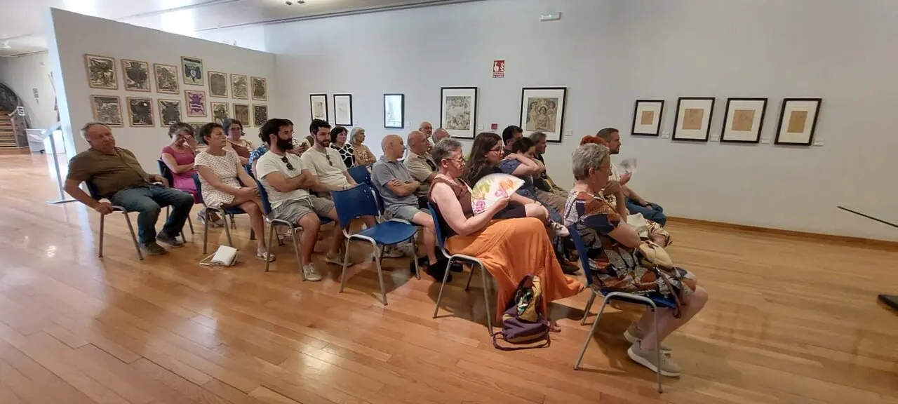 La exposición sobre Rosalía fue presentada ayer en el Museo Provincial de Lugo