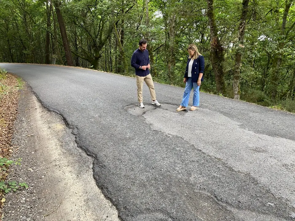 Ameijide y Rubinos, en la LU-P-2906, en Cuíña
