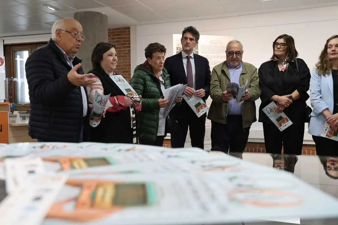 Inauguración de la exposición sobre los noventa años de la radio en la Biblioteca Provincial de Lugo