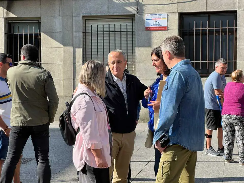 Recogida de firmas del PP en el barrio de A Milagrosa