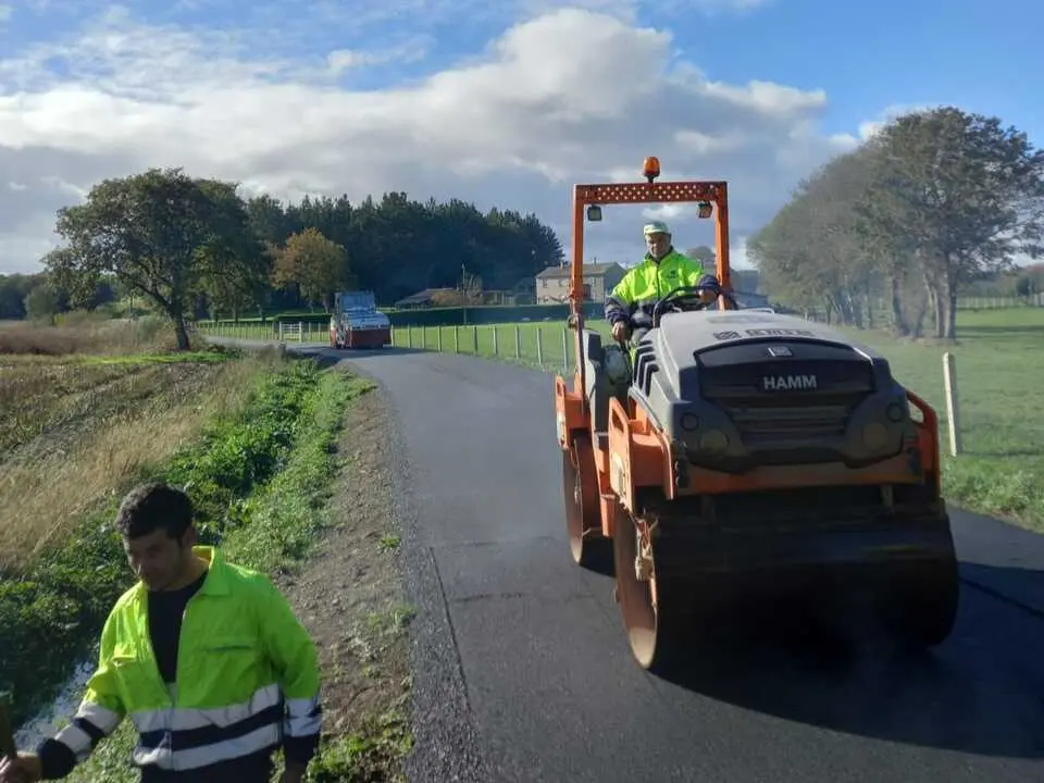 201125 Obras na estrada LU-P-1106