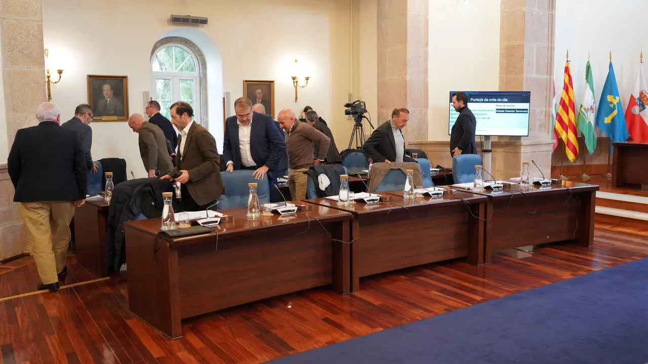 FOTO GPP abandono pleno orzamentos (1)