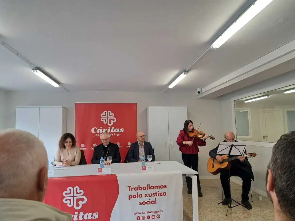 111225 C&aacute;ritas Becerre&aacute;