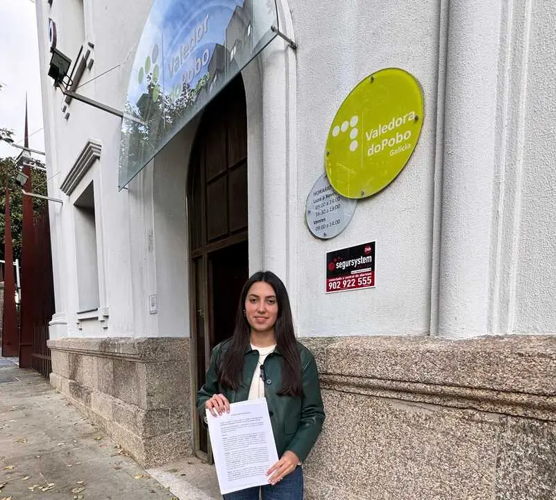 FOTO Nicole Grueira reclamaci&oacute;n Valedora Pobo