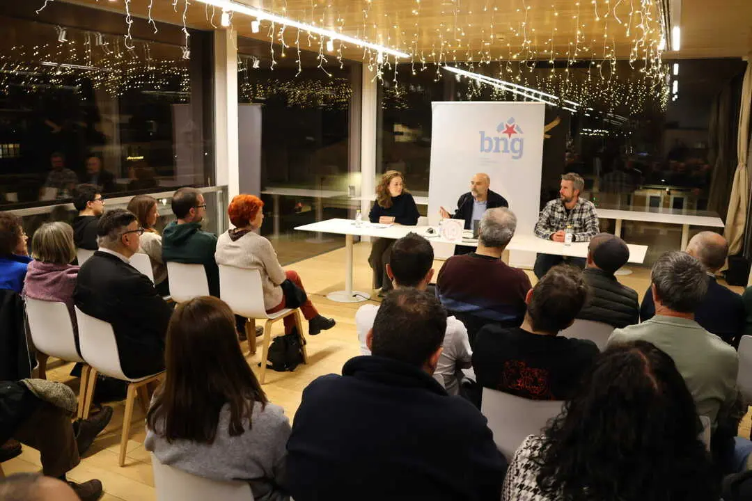 Castro, Rego y Arroxo, durante un acto en el que se explic&oacute; la actividad del BNG en el Congreso de los Diputados