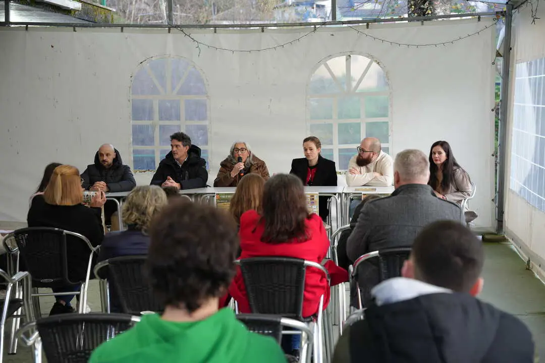 La Feira de Nadal de Parga fue presentada ayer