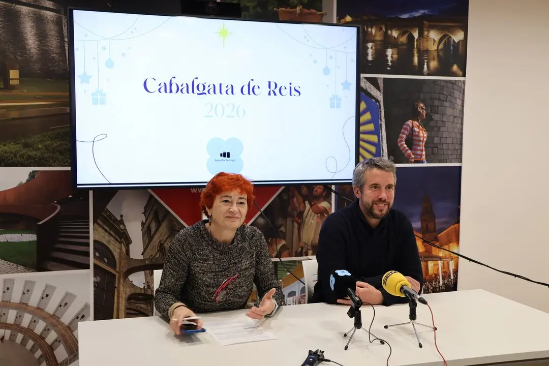Maite Ferreiro y Rub&eacute;n Arroxo, durante la presentaci&oacute;n de la cabalgata