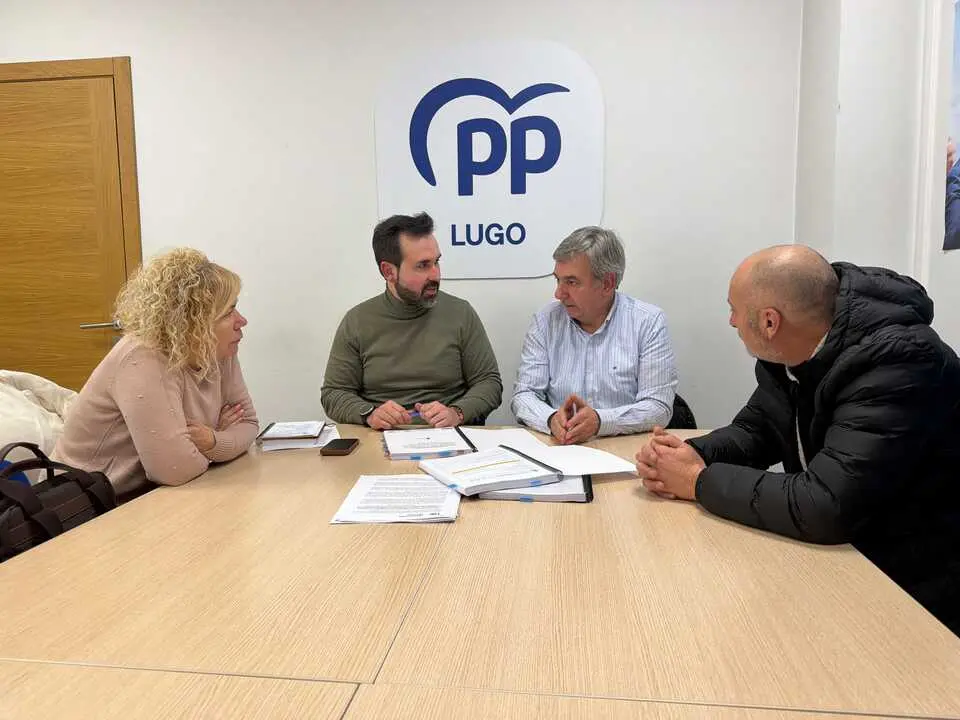 FOTO GPP reuni&oacute;n residencia Becerre&aacute;