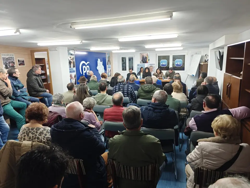 foto reuni&oacute;n Monforte