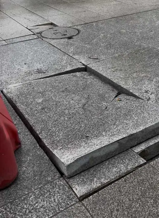 Rotura Pavimento Casco hist&oacute;rico Lugo (4)