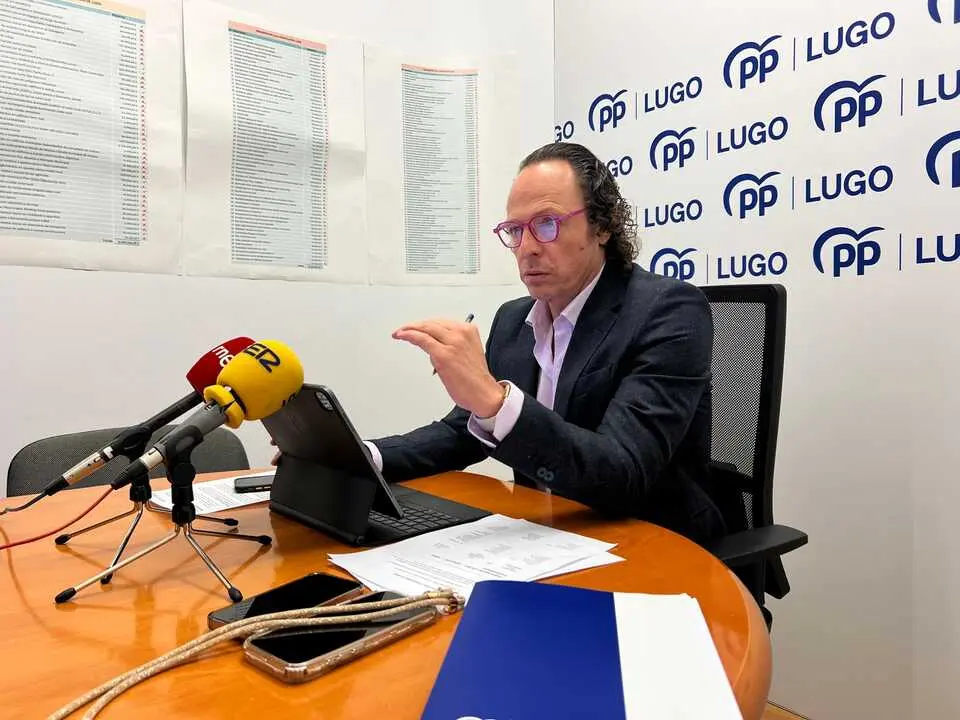 JAVIER V&Aacute;ZQUEZ