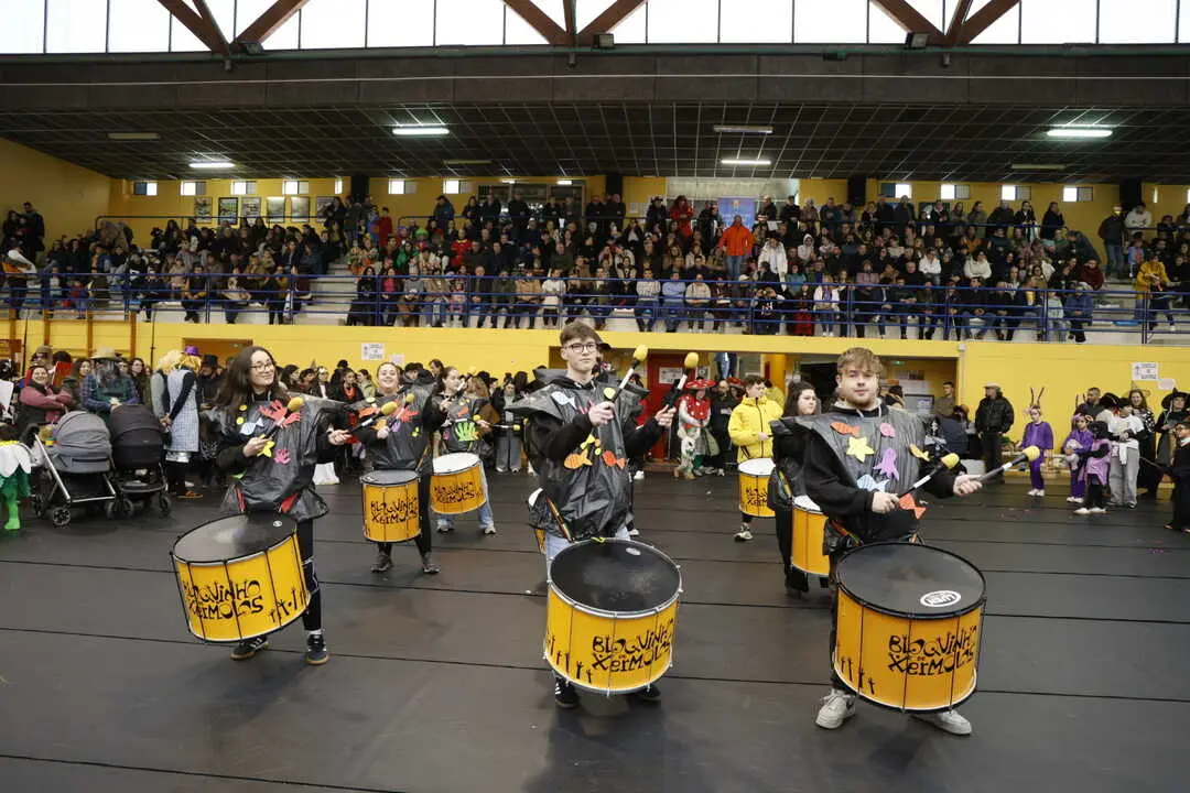 El desfile de Entroido de Guitiriz se llev&oacute; a cabo en el Pabell&oacute;n Jonathan Carro Paz