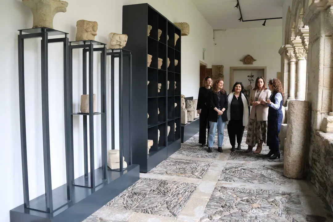 Carmela L&oacute;pez, durante la visita al Museo Provincial