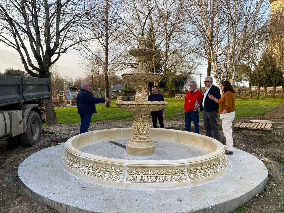 020326_foto2_o_concello_remata_as_obras_de_mellora_e_conexion_a_rede_municipal_en_seis_fontes_publicas_da_cidade