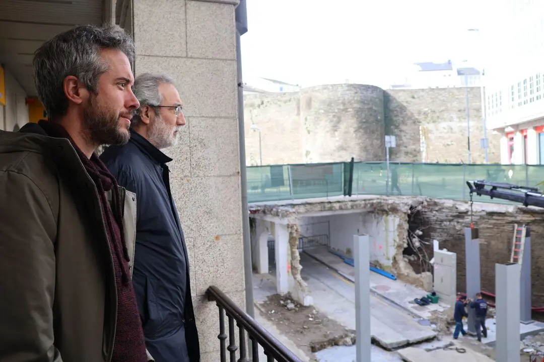 Rub&eacute;n Arroxo y Alexandre Penas visitaron las obras del Carril das Flores
