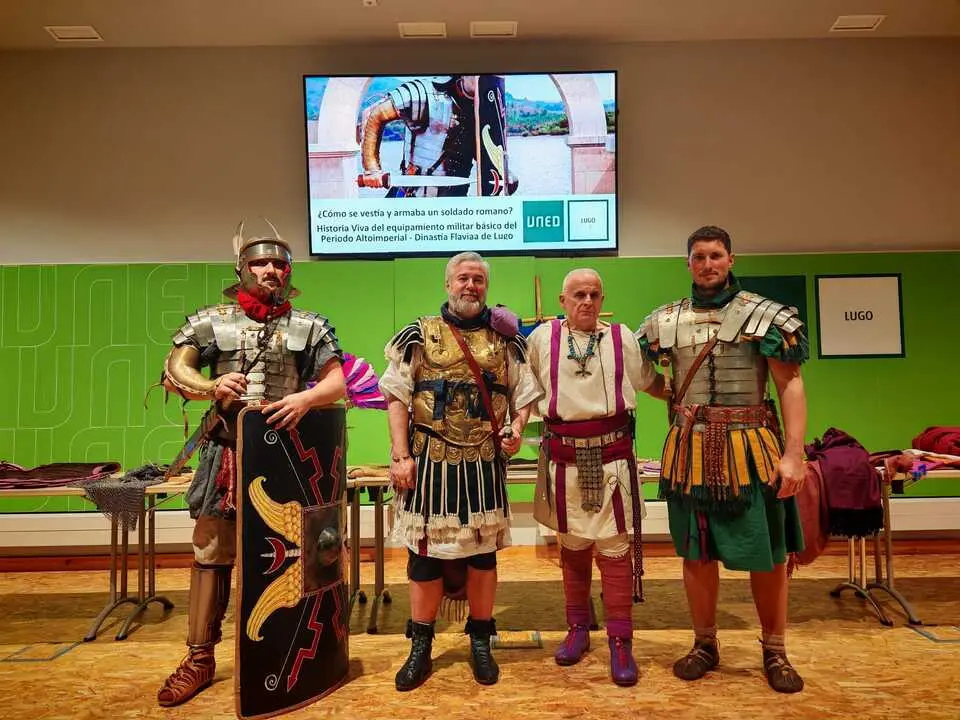 Actividad sobre el equipamiento de los soldados romanos en la UNED de Lugo