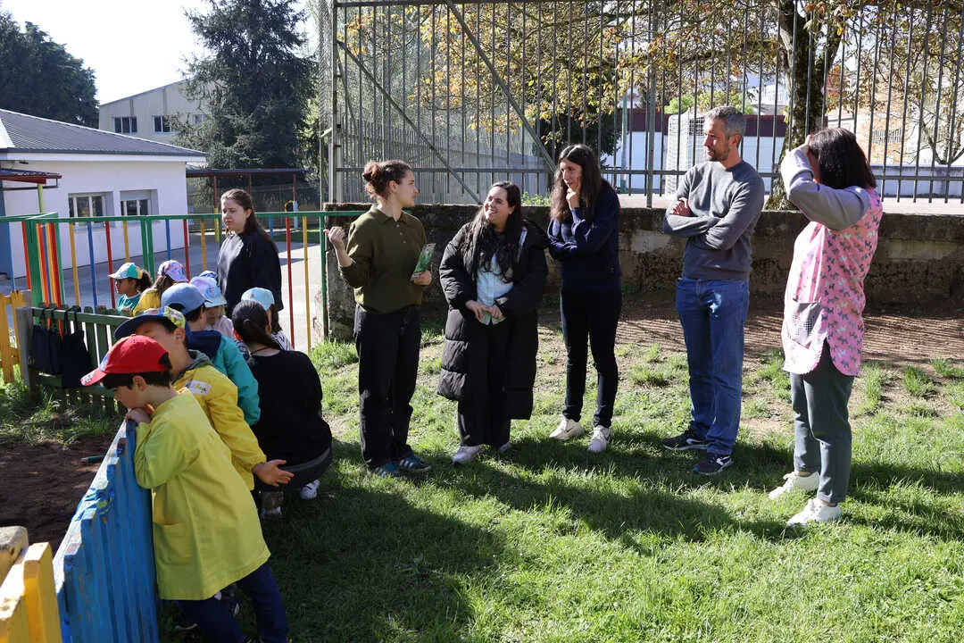 Rub&eacute;n Arroxo e Iria Buide, en el CEIP Luis Pimentel