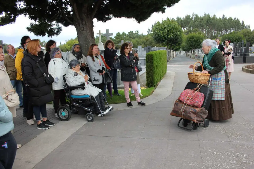 Una representaci&oacute;n de los paseos teatralizados del cementerio