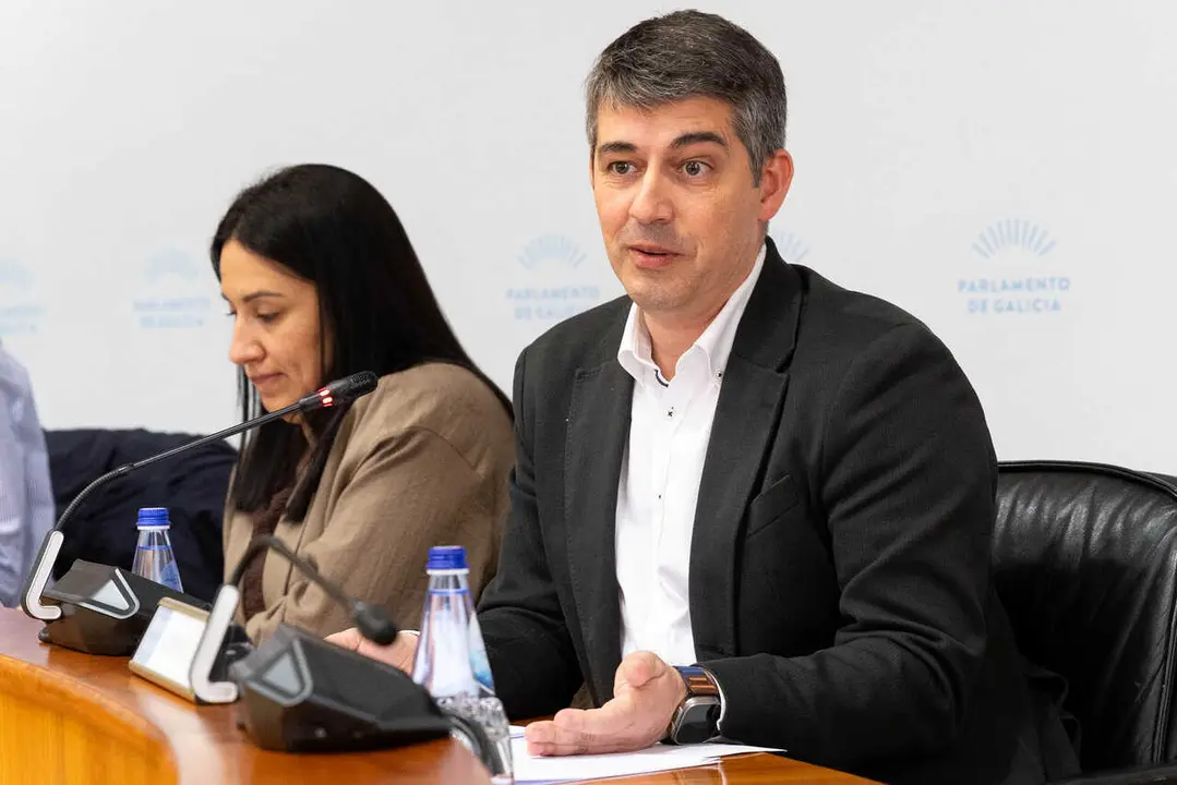 Roi Fern&aacute;ndez, director de Augas de Galicia, durante la comparecencia en el Parlamento