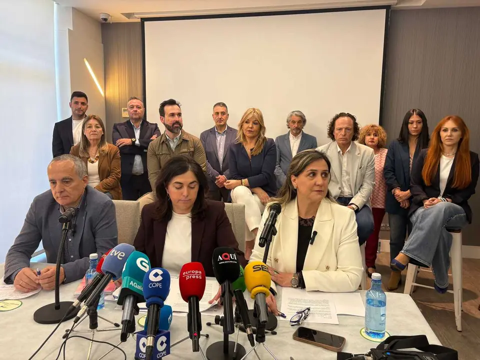 Carballo, Candia y Reigosa, en la comparecencia ante la prensa.