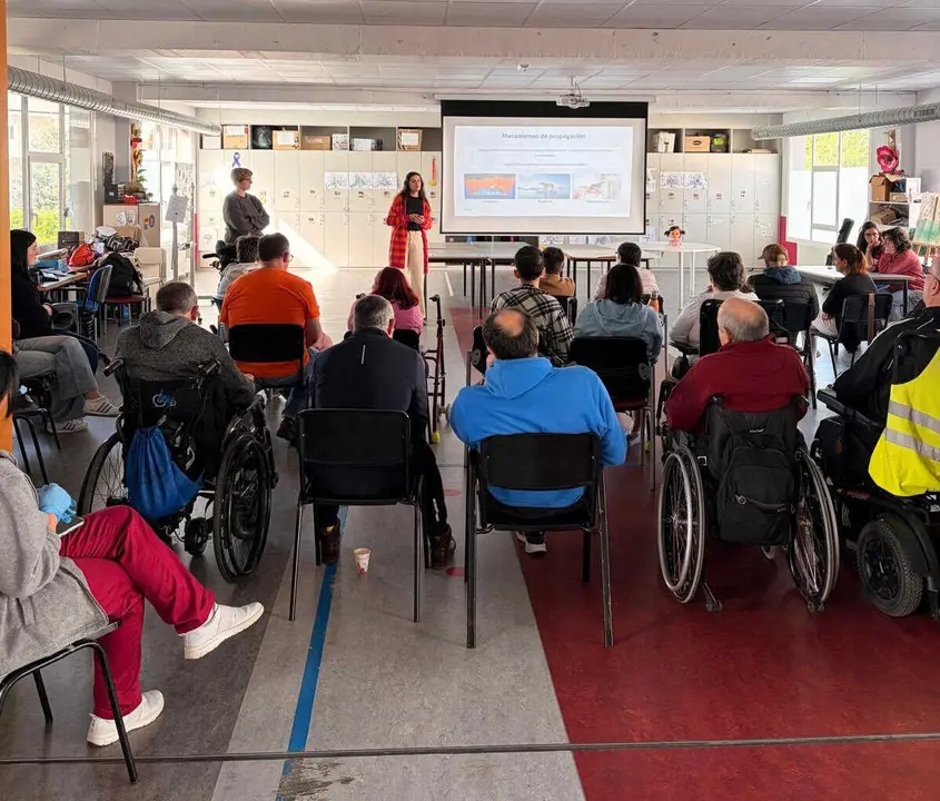 Charla sobre bulos clim&aacute;ticos de la UNED de Lugo