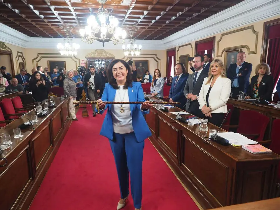 Elena Candia, con el bast&oacute;n de mando. Pradero