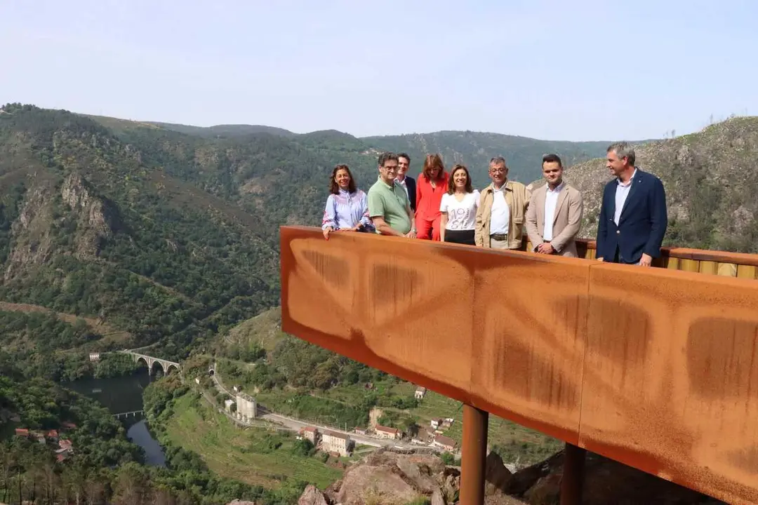 20260522 AVMVisitaMiradoiroSober4