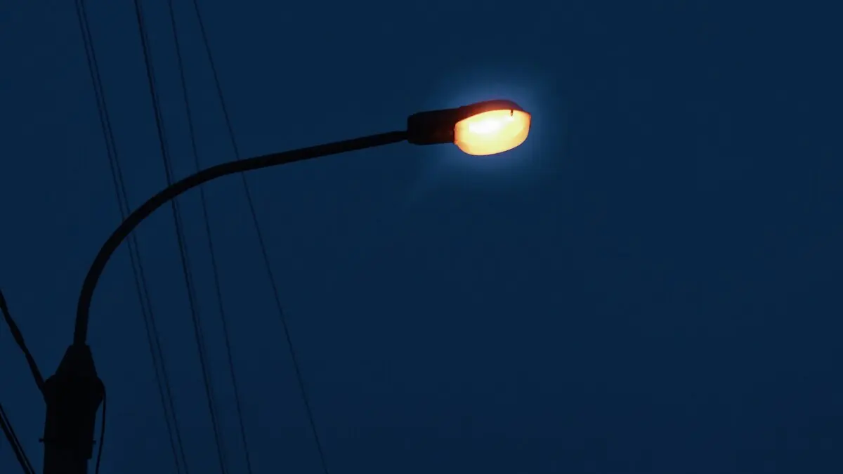 noche farola energ&iacute;a