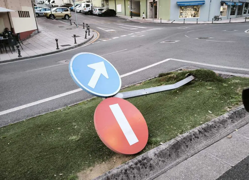 Se&ntilde;al ca&iacute;da en la avenida das Am&eacute;ricas