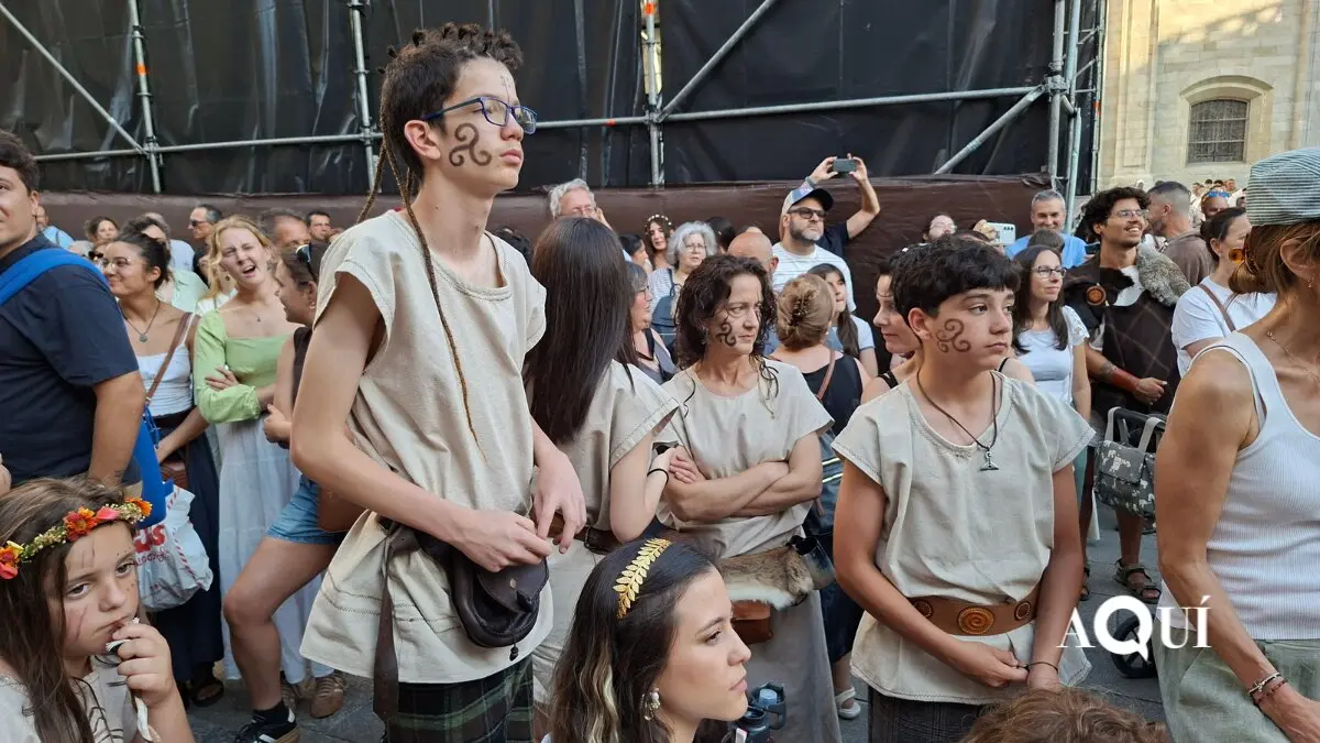 Asamblea Galaica, Arde Lucus (20)