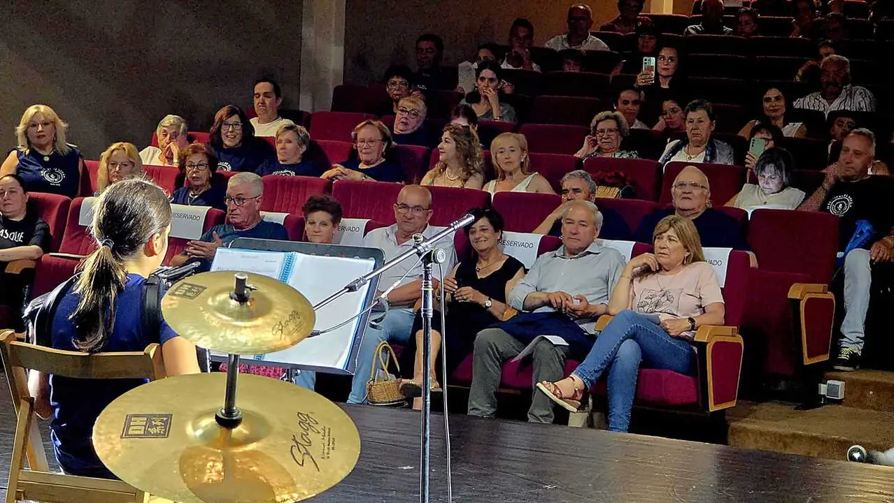 El espect&aacute;culo de Xograres de Lemos se celebr&oacute; en el auditorio del Multiusos