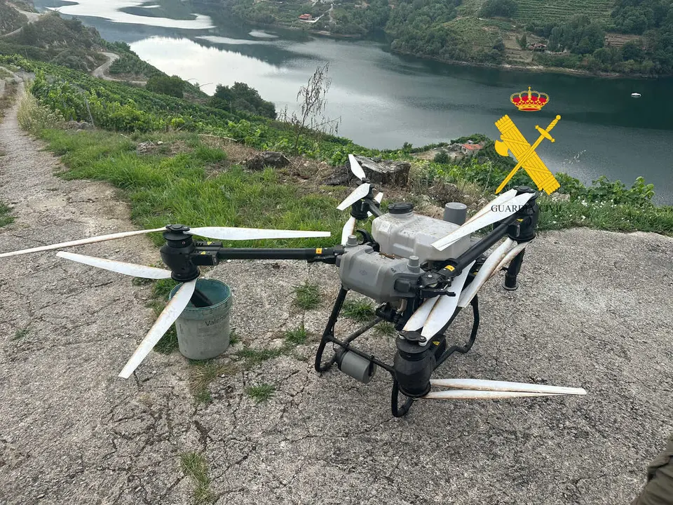 Dron utilizado para fumigar vi&ntilde;edos de A Ribeira Sacra