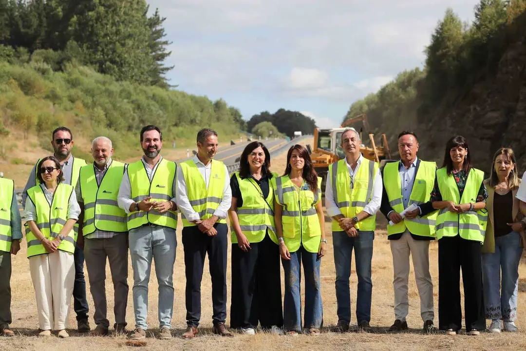 Lugo. A conselleira de Vivenda e Planificaci&oacute;n de Infraestruturas, Mar&iacute;a Mart&iacute;nez Allegue, xunto ao delegado da Xunta en Lugo, Alfonso Villares, supervisar&aacute;
o inicio das obras de conversi&oacute;n en autov&iacute;a do treito Nadela-A Pobra de San Xiao
