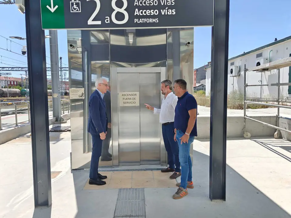 Conde, De Olano, PP - ascensor estaci&oacute;n PP Monforte