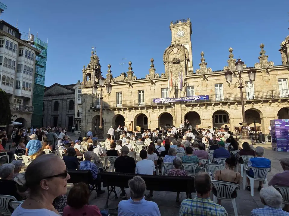 El concierto inaugural del Lugo Music Festival se celebr&oacute; ayer en la Praza Maior