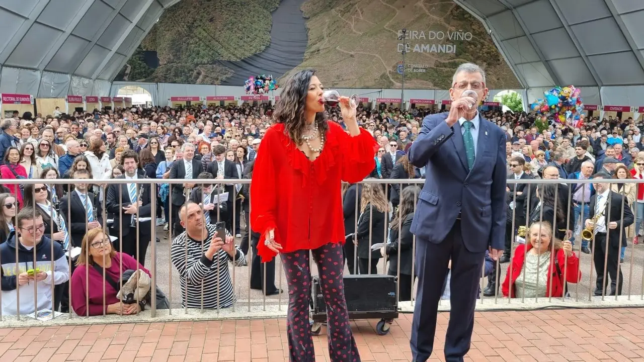 Preg&oacute;n de Luc&iacute;a P&eacute;rez na XLV Feira do Vi&ntilde;o de Amandi (1)