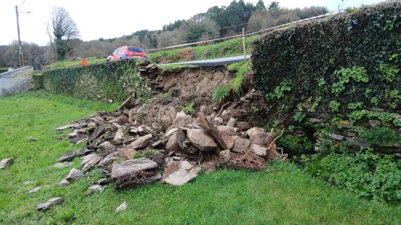 040226 Ca&iacute;da muro na LU-P-2913