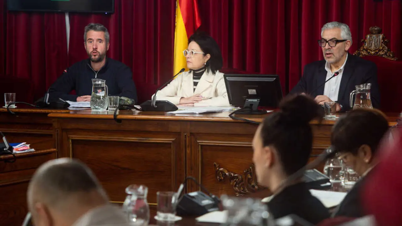 260206_ Pleno del Concello de Lugo. Miguel Fern&aacute;ndez, Alcalde de Lugo, Rub&eacute;n Arroxo, Teniente de Alcalde, Ana Mar&iacute;a Rivas Garc&iacute;a, secretaria del Concello.
PRADERO