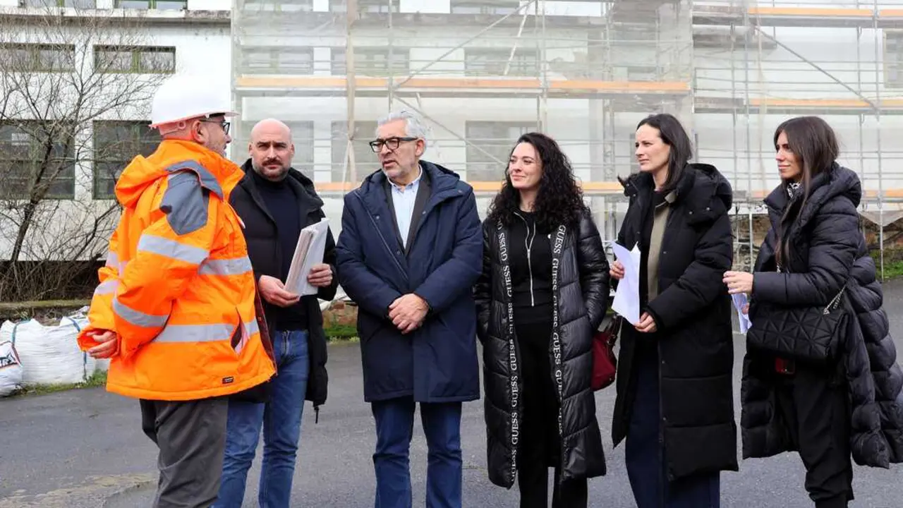 Miguel Fern&aacute;ndez, durante la visita a la F&aacute;brica de la Luz