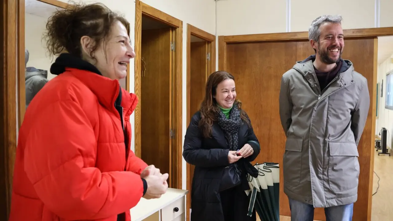 Rub&eacute;n Arroxo y Cristina L&oacute;pez, en el local social de Galegos