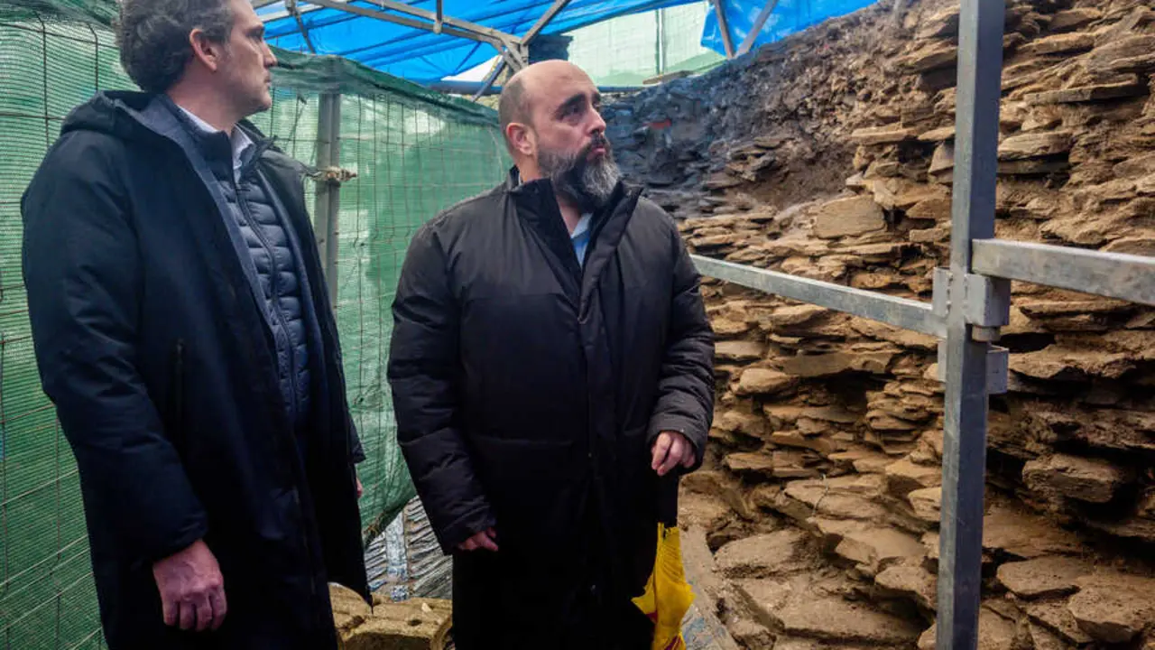 260215_El director xeral de Patrimonio e Cultura, &Aacute;ngel Miramontes, y el  Delegado territorial da Xunta en Lugo, Javier Arias, visitan las obras da reconstrucci&oacute;n de la  Muralla.
PRADERO