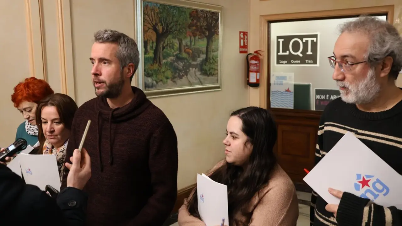 Rub&eacute;n Arroxo, junto a los concelleiros del BNG en Lugo