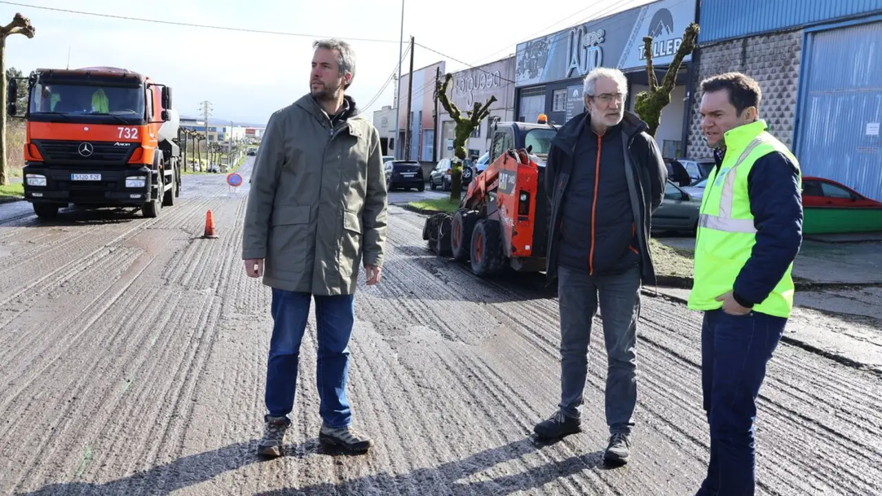 Arroxo y Penas, en la r&uacute;a da Industria