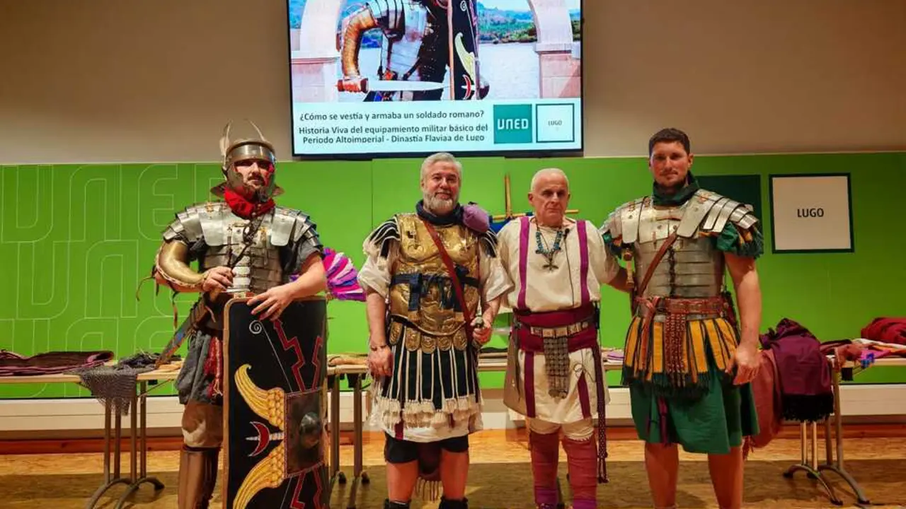 Actividad sobre el equipamiento de los soldados romanos en la UNED de Lugo