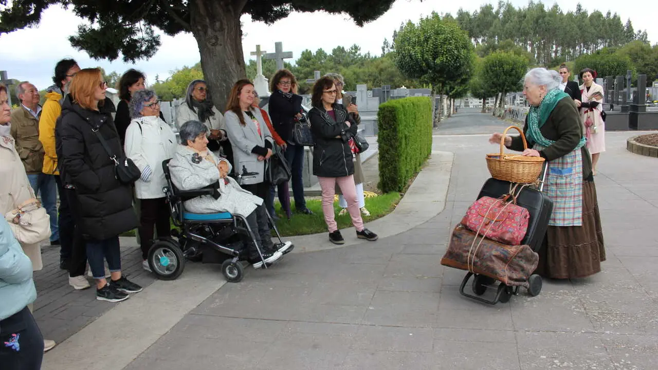 Una representaci&oacute;n de los paseos teatralizados del cementerio