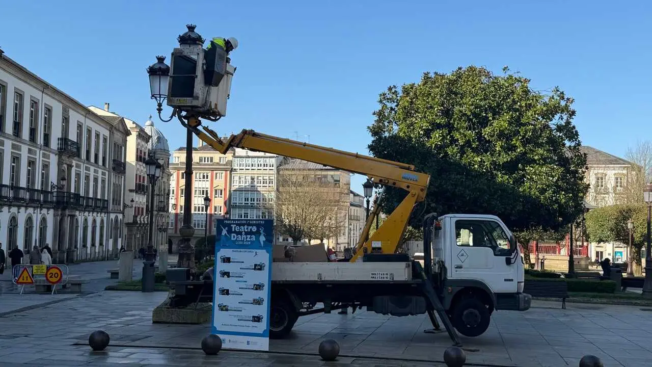 RENOVACI&Oacute;N ALUMEADO - PRAZA MAIOR